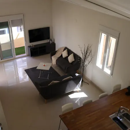 The Penthouse Sun&garden Apartment *