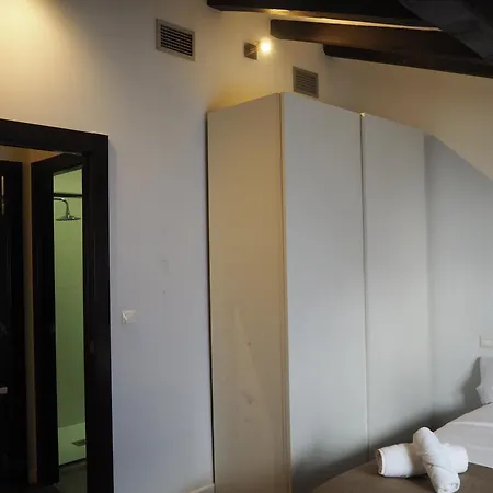 The Penthouse Sun&garden Apartment *